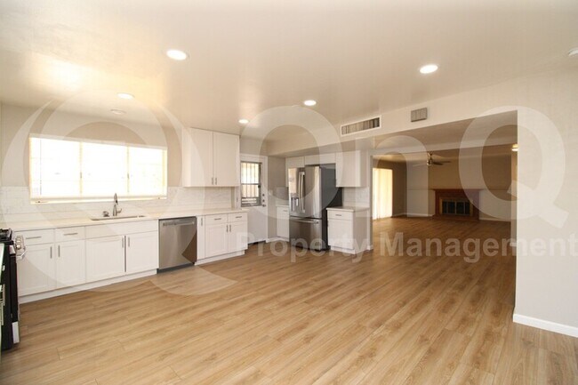 1007 W Northview Ave Phoenix, AZ 85021 photo 4