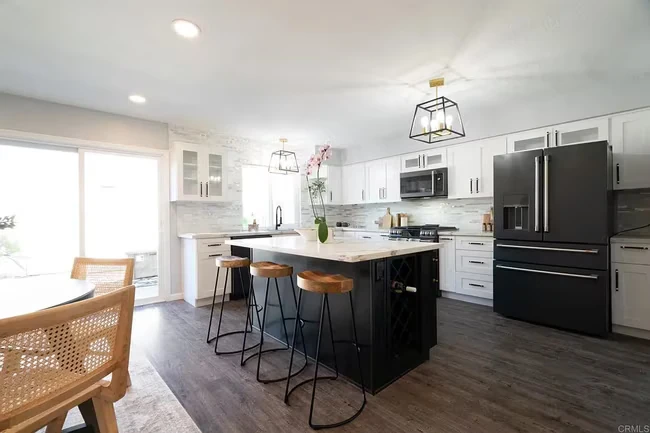 2603 Via Bocas Carlsbad, CA 92010