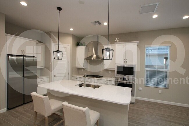 21718 N 58th St Phoenix, AZ 85054 photo 3