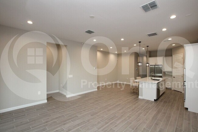 21718 N 58th St Phoenix, AZ 85054 photo 5