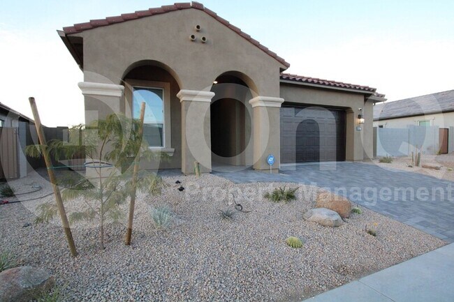 21718 N 58th St Phoenix, AZ 85054 photo 2