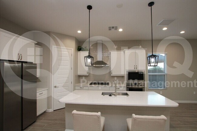 21718 N 58th St Phoenix, AZ 85054 photo 4