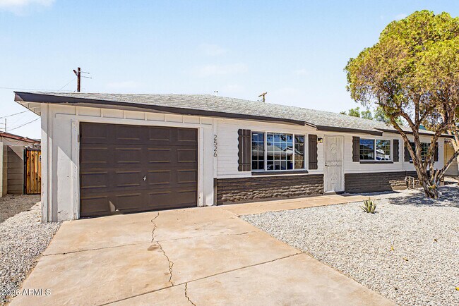 2526 W Orchid Ln Phoenix, AZ 85021 photo 3