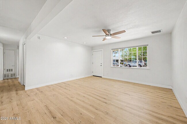 2526 W Orchid Ln Phoenix, AZ 85021 photo 5