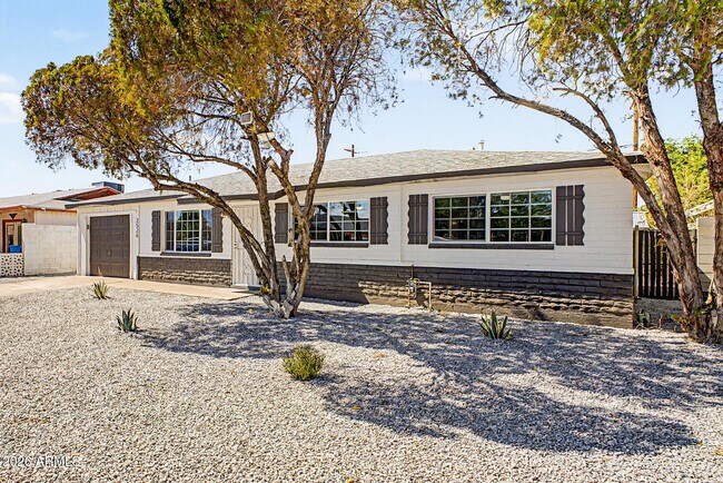 2526 W Orchid Ln Phoenix, AZ 85021 photo 2