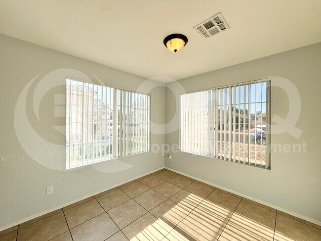 10423 W Reade Ave Glendale, AZ 85307 photo 5