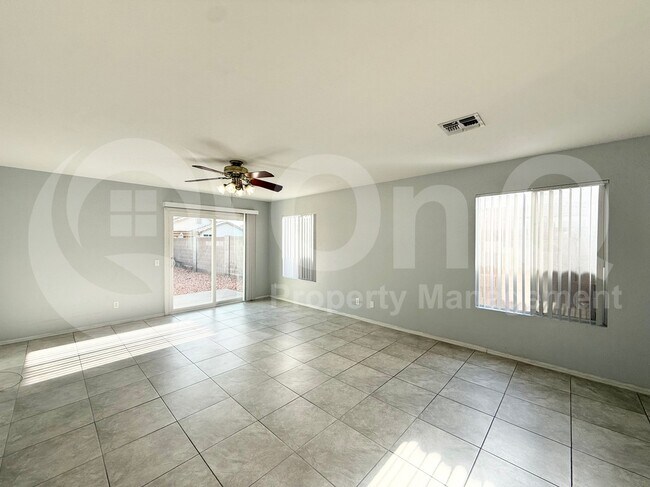 10423 W Reade Ave Glendale, AZ 85307 photo 4