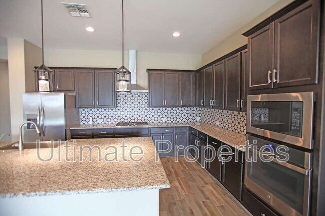 16077 W Montana De Oro Dr Surprise, AZ 85387 photo 4