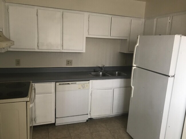 2807 E Marconi Ave Phoenix, AZ 85032 photo 4