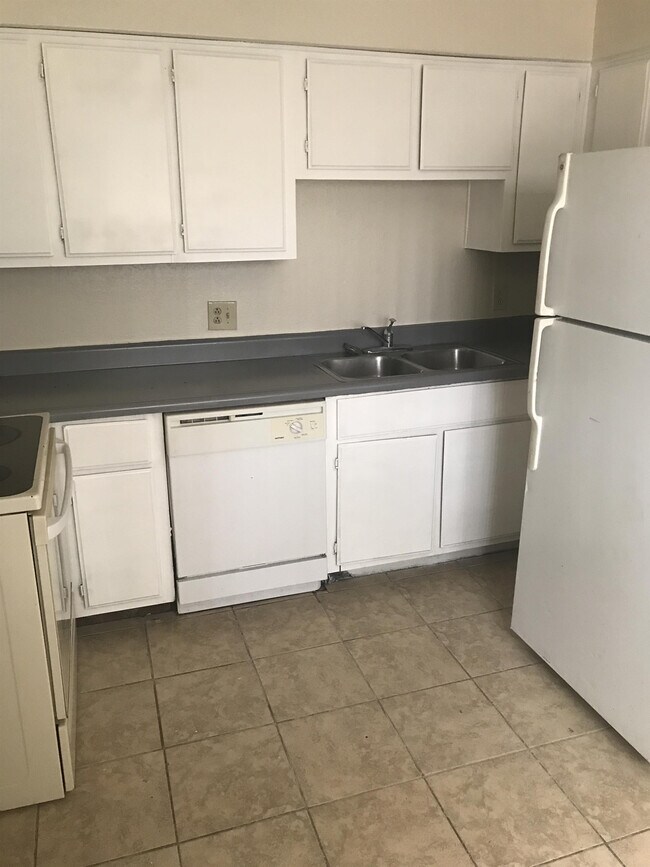 2807 E Marconi Ave Phoenix, AZ 85032 photo 3