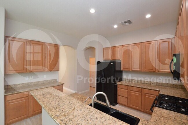 3110 W Languid Ln Phoenix, AZ 85086 photo 2