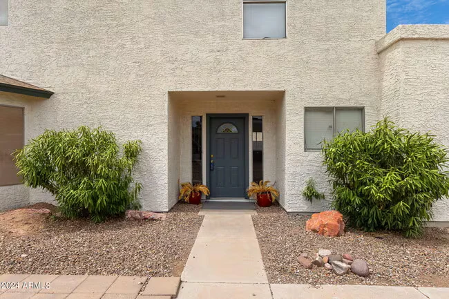 619 E Jensen Street photo 4