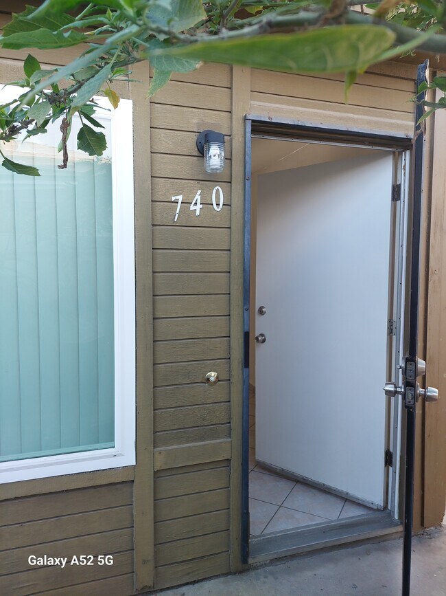 740 Florence St Imperial Beach, CA 91932