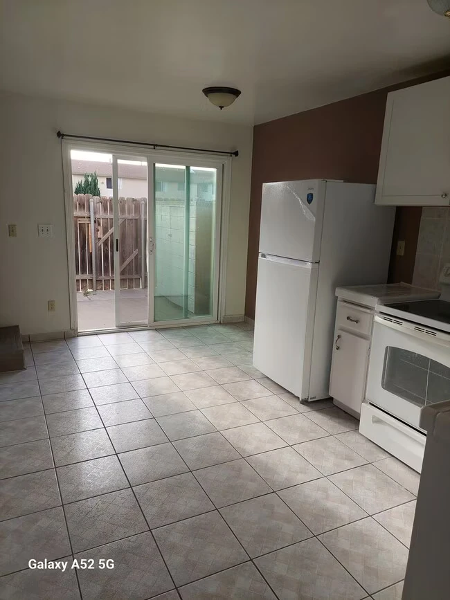740 Florence St Imperial Beach, CA 91932 photo 4