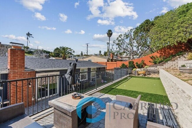 2047 Finch Ln San Diego, CA 92123 photo 2