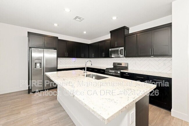233 Cold Crk Dr Oakley, CA 94561 photo 2