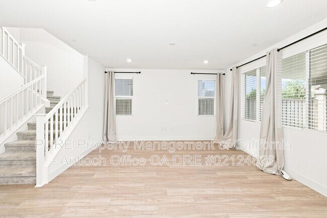 233 Cold Crk Dr Oakley, CA 94561 photo 3