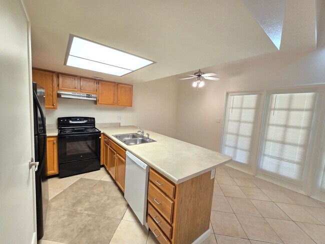 18811 N 19th Ave Phoenix, AZ 85027 photo 4