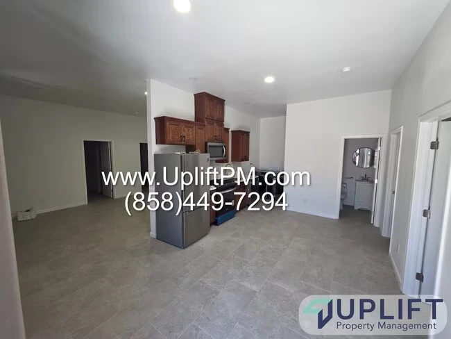 9013 Magnolia Ave Santee, CA 92071