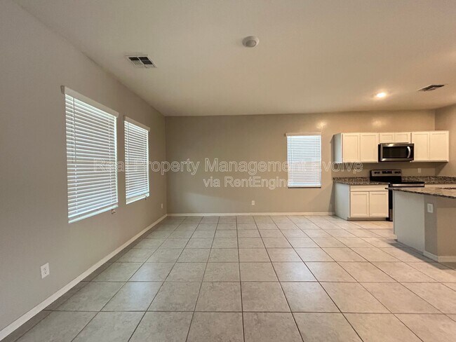 6511 W Magdalena Ln Phoenix, AZ 85339 photo 5