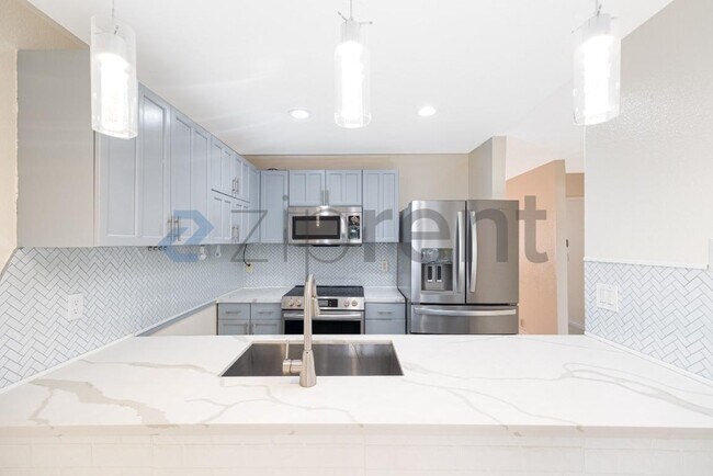 Unit 115 photo 4