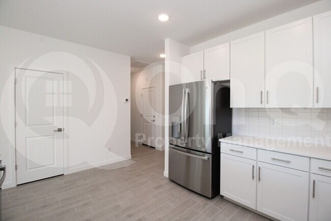 7971 W Hayward Ave Glendale, AZ 85303 photo 4