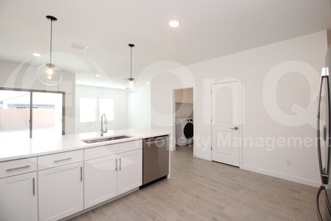 7971 W Hayward Ave Glendale, AZ 85303 photo 5