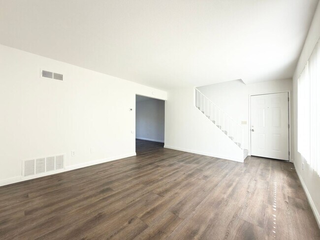 2140 Via Camino Verde Oceanside, CA 92054 photo 3