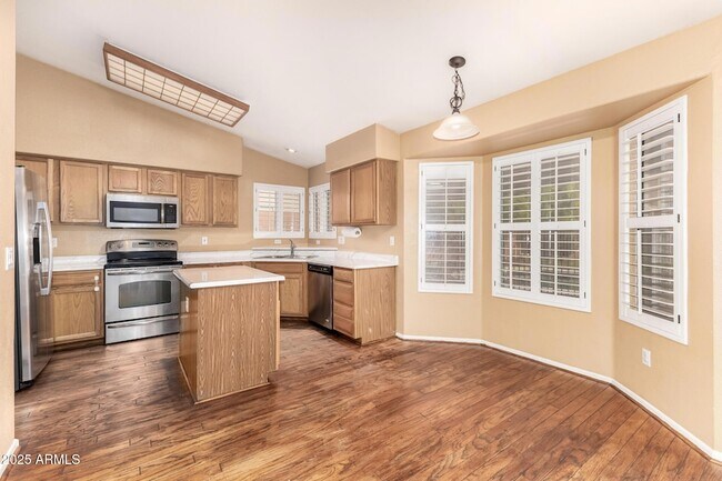 15221 N 87th Dr Peoria, AZ 85381 photo 4
