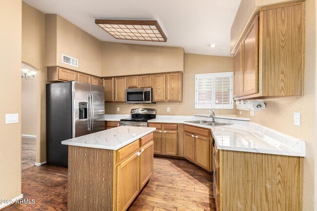 15221 N 87th Dr Peoria, AZ 85381 photo 5