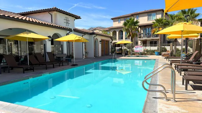 45781 Via Nubes Temecula, CA 92592 photo 2