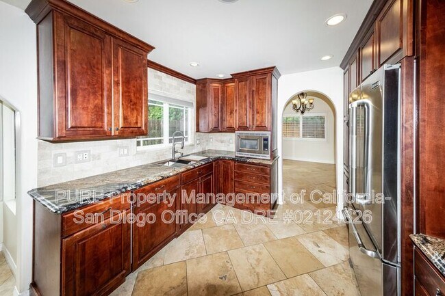 1347 Heritage Ct Escondido, CA 92027 photo 5