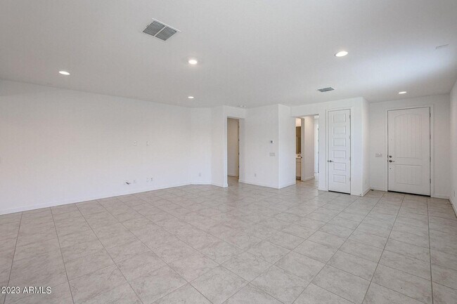 16554 W Questa Dr Surprise, AZ 85387 photo 5