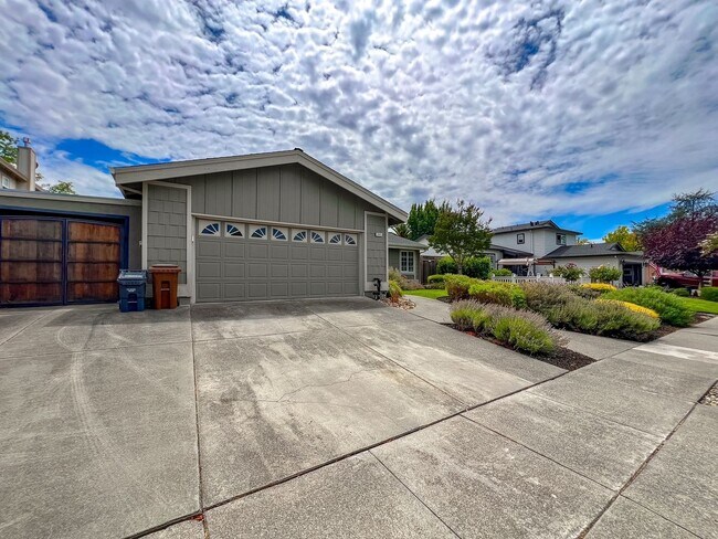3321 Anita Ct Napa, CA 94558 photo 2
