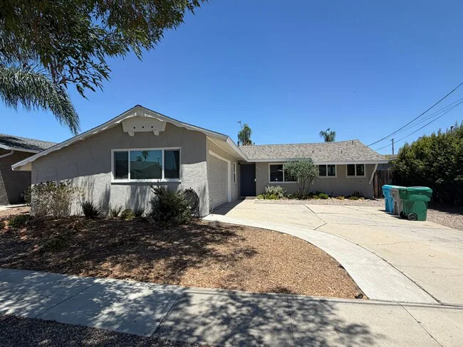 6315 Lake Arago Ave San Diego, CA 92119 photo 2