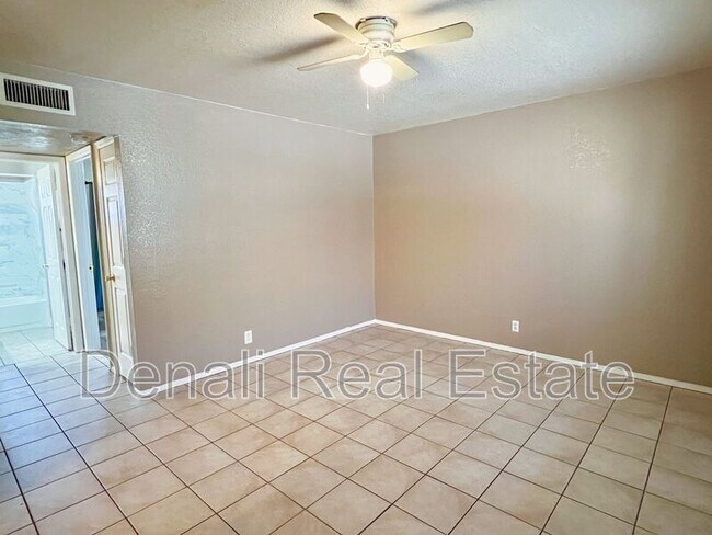 624 E Marilyn Ave Mesa, AZ 85204 photo 3