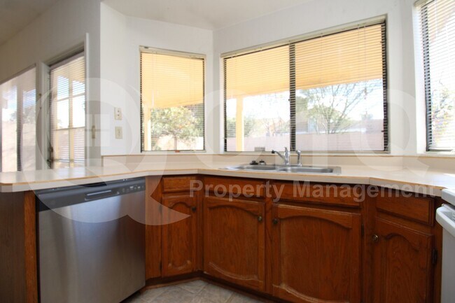 2325 W Gregg Dr Chandler, AZ 85224 photo 5
