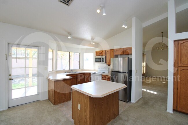 2325 W Gregg Dr Chandler, AZ 85224 photo 4