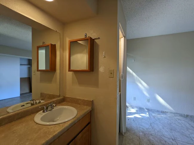 3535 W Tierra Buena Ln Phoenix, AZ 85053 photo 5