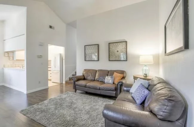 977 Warburton Ave Santa Clara, CA 95050 photo 3