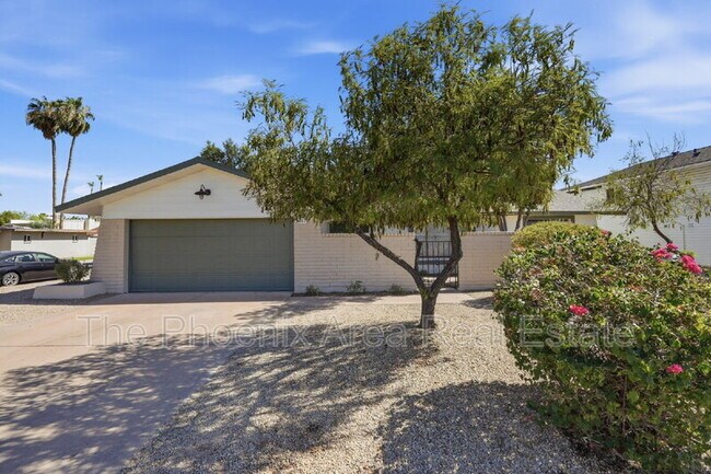 447 E Carson Dr Tempe, AZ 85282 photo 4