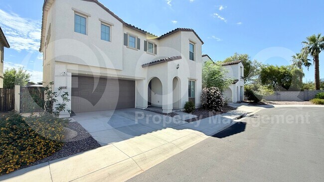 1419 E Town and Country Ln Phoenix, AZ 85014 photo 4