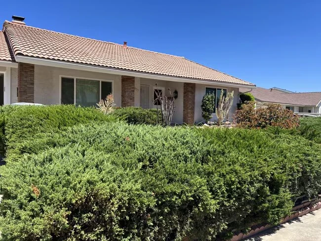 835 McLain St Escondido, CA 92027 photo 2