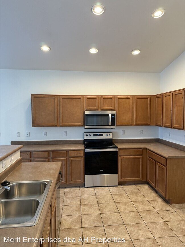 21727 E Camina Plata Queen Creek, AZ 85142 photo 2