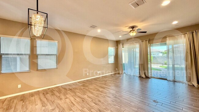 4527 E Skousen St Gilbert, AZ 85295 photo 3