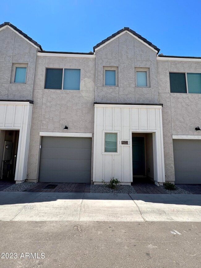 2145 W Harmont Dr photo 2