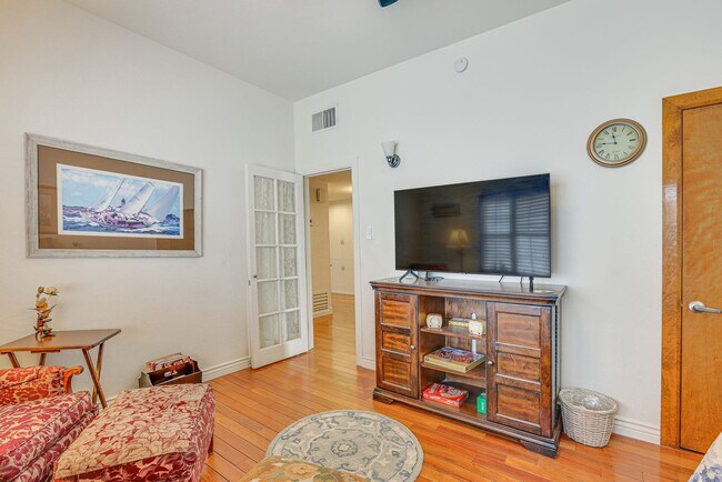 107 W Windsor Ave Phoenix, AZ 85003 photo 5