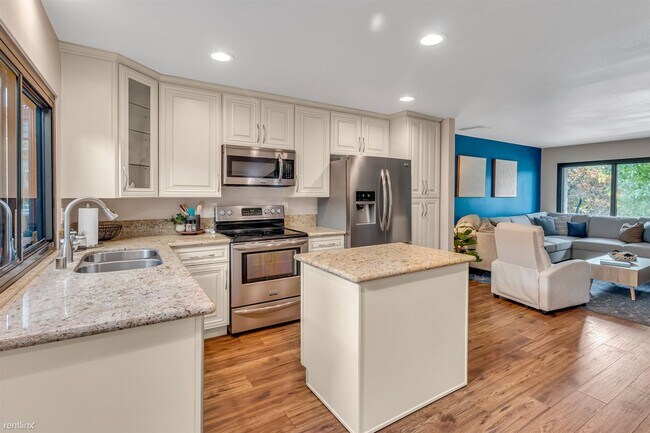 2250 Caminito Pescado San Diego, CA 92107 photo 5