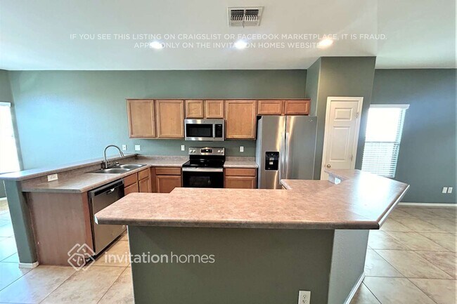 14611 W Acapulco Ln Surprise, AZ 85379 photo 4
