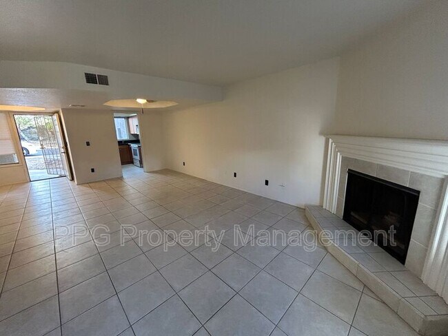 1102 W Peoria Ave Phoenix, AZ 85029 photo 4